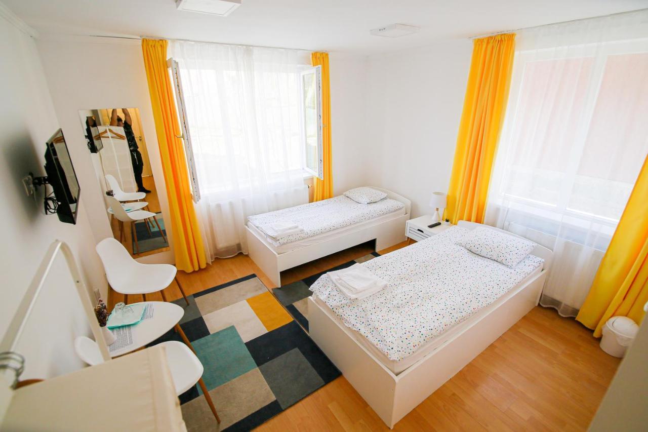 Capra Vecinului Bed & Breakfast *